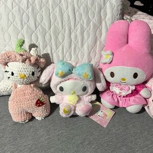 Hello kitty plush